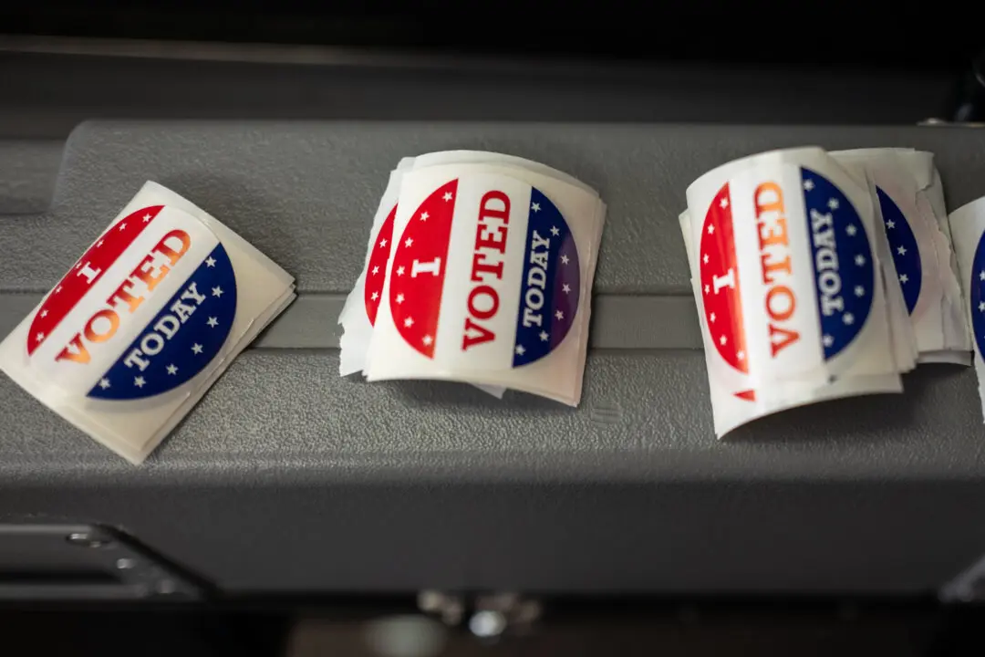 Democrats, Republicans Mark 100 Days to Midterms With Different Messages