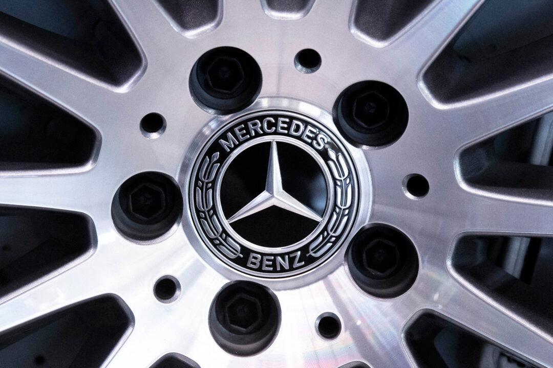 Mercedes-Benz Recalls 310,667 Vehicles Over Rollaway Risk From Door Switch Failure