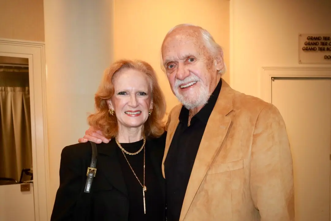 Shen Yun’s ‘Dancing Is Phenomenal,’ Says Retired Publisher