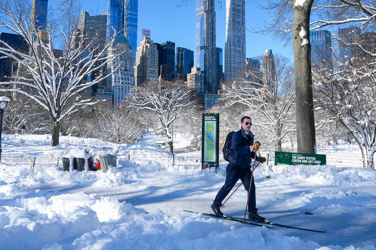 Warnings of Snowstorm, Extreme Heat Issued for Different Parts of US