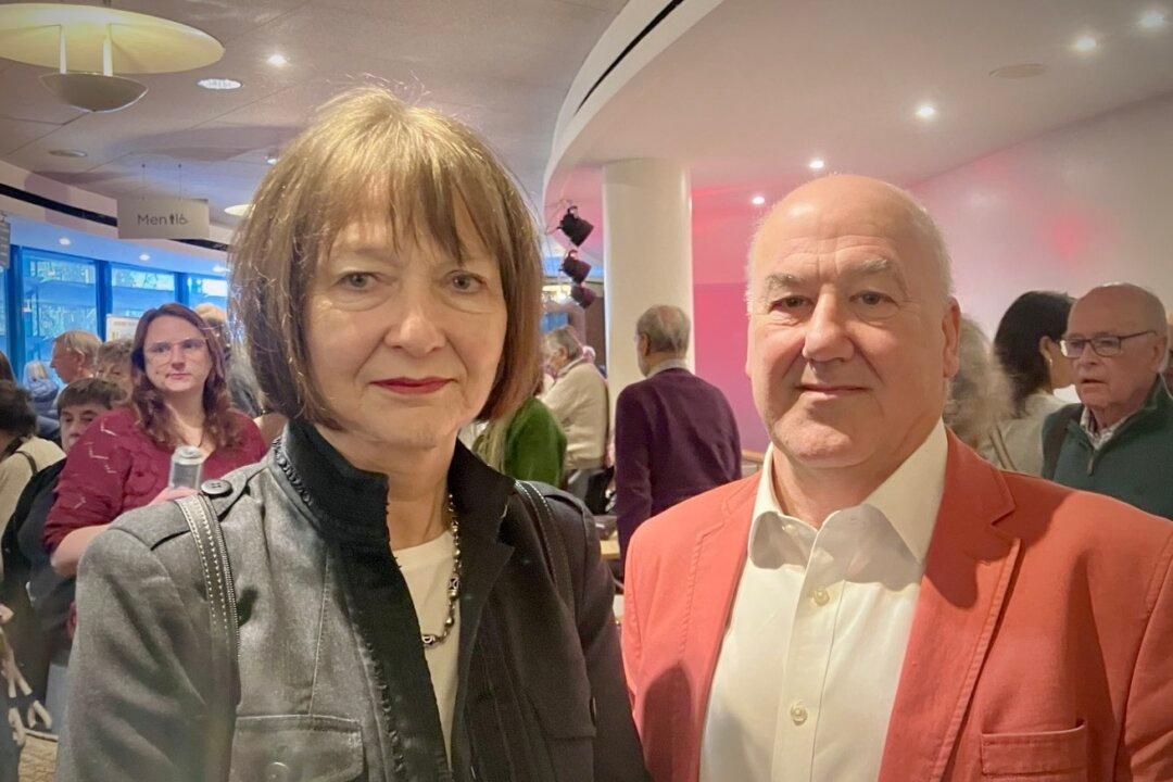 High Wycombe Theatergoer: Tradition Shouldn’t Be Forgotten