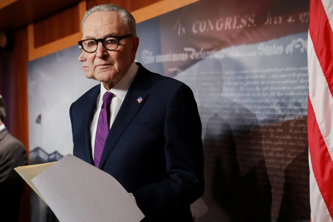 Democrats Split on Trump’s Iran Strikes as War Powers Debate Looms