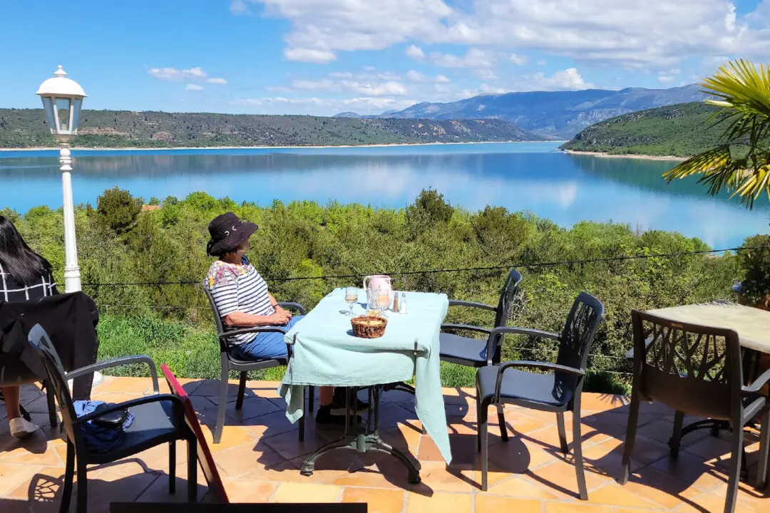 Enjoy Haute Provence and Its Moustiers Triumvirate