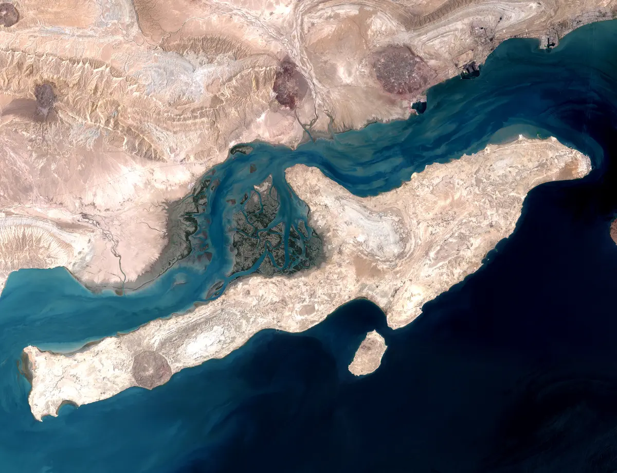 3 US Warships Fended off Iranian Missile, Drone Attacks, CENTCOM Says