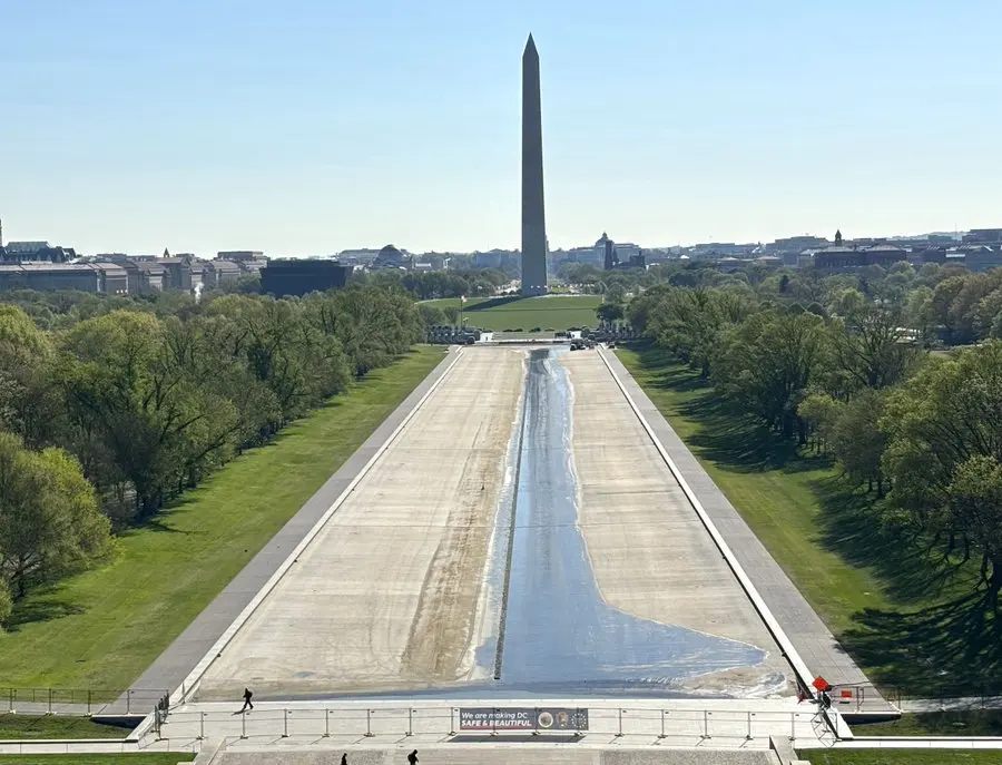 Trump Says Lincoln Memorial Reflecting Pool Will Be Coated in ‘American Flag Blue’ Hue