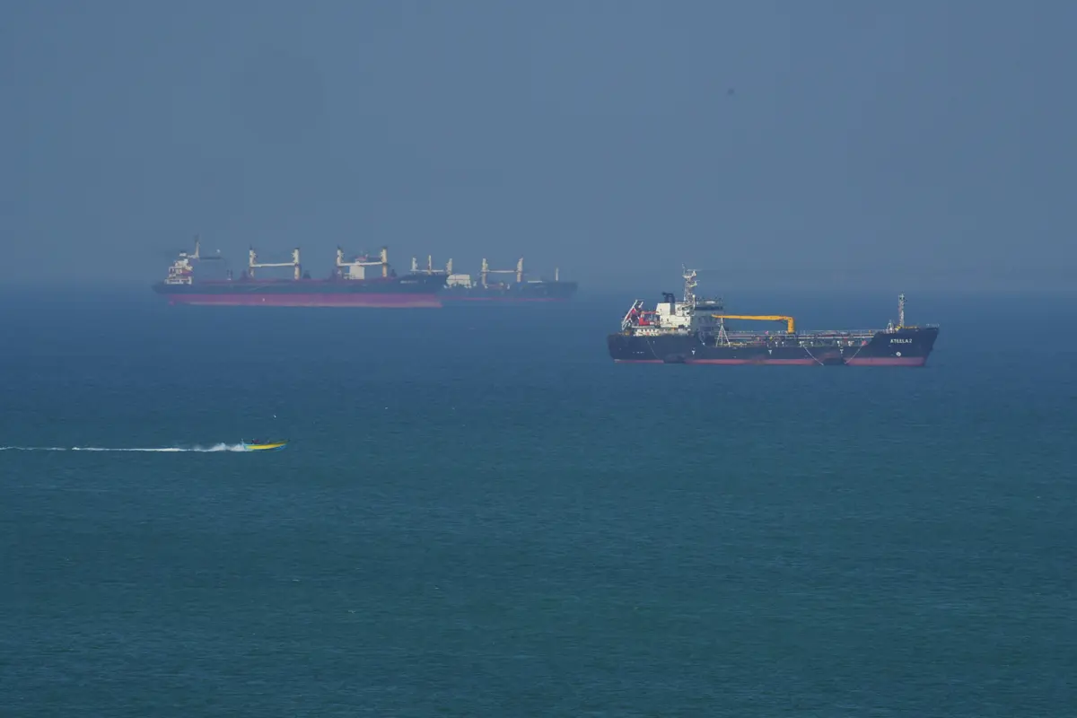 Trump: US to Help ‘Free Up’ Ships in Strait of Hormuz Starting Monday