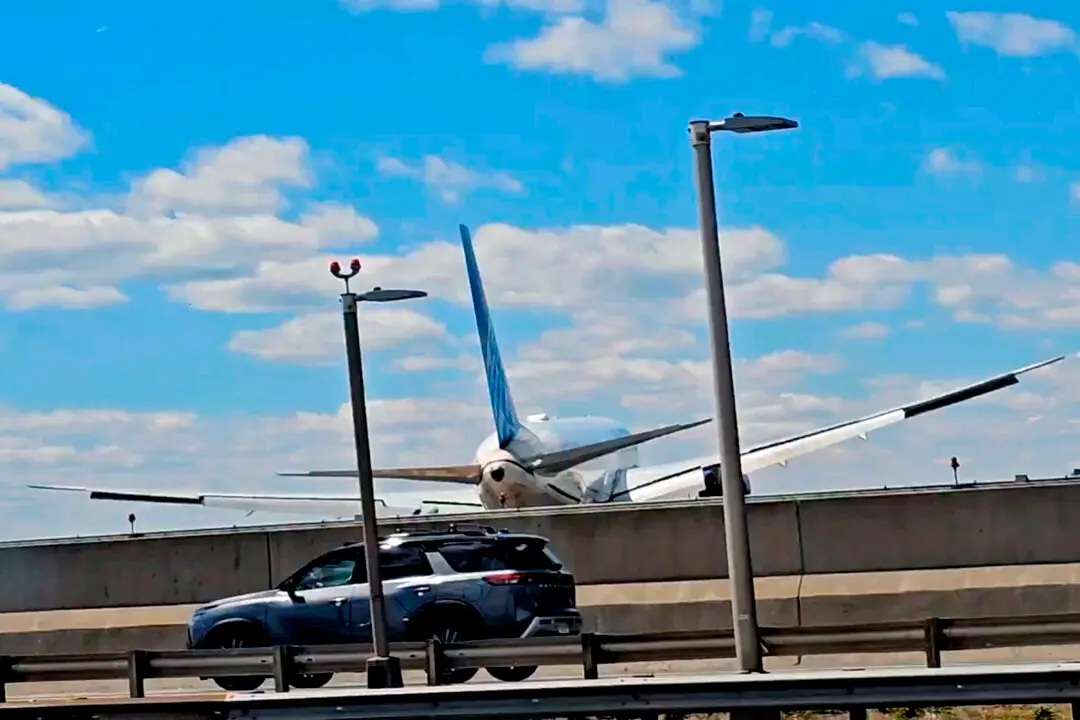A United Jet Narrowly Avoided Catastrophe When It Struck a Truck Near Newark Airport During Landing