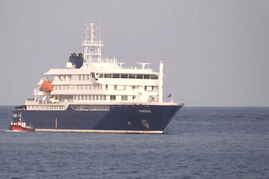 Hantavirus-Hit Cruise Ship Heads to Spain After 3 People Evacuated