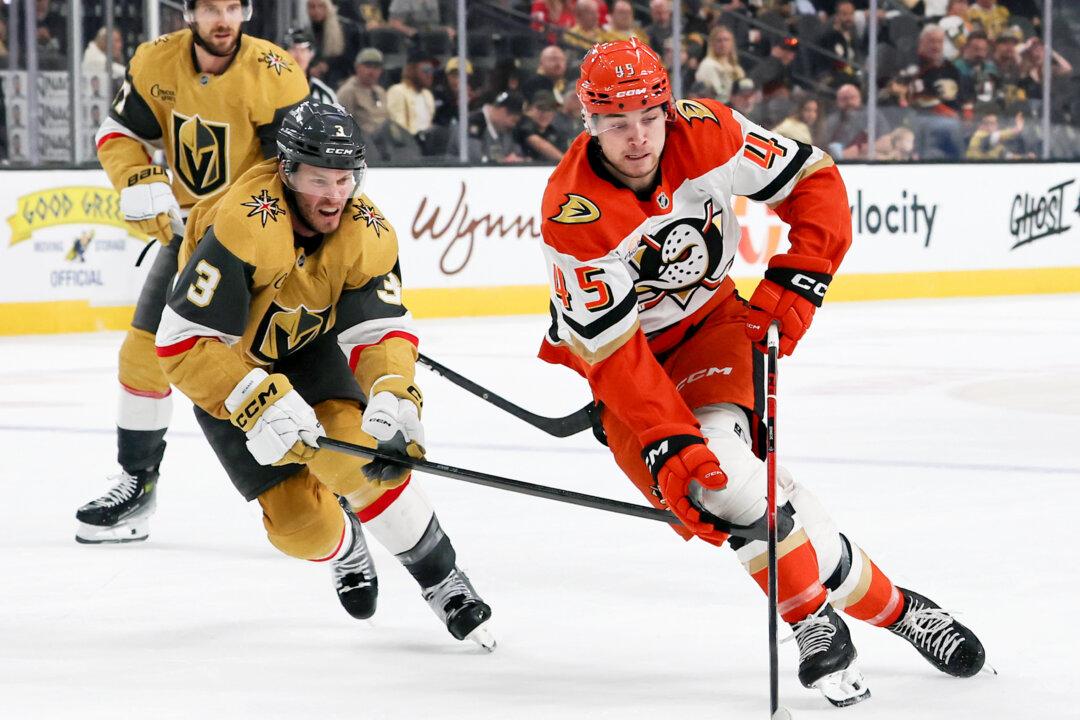 Ducks Take Game 2 in Las Vegas 3–1, Round 2 Series Shifts to Anaheim on Friday