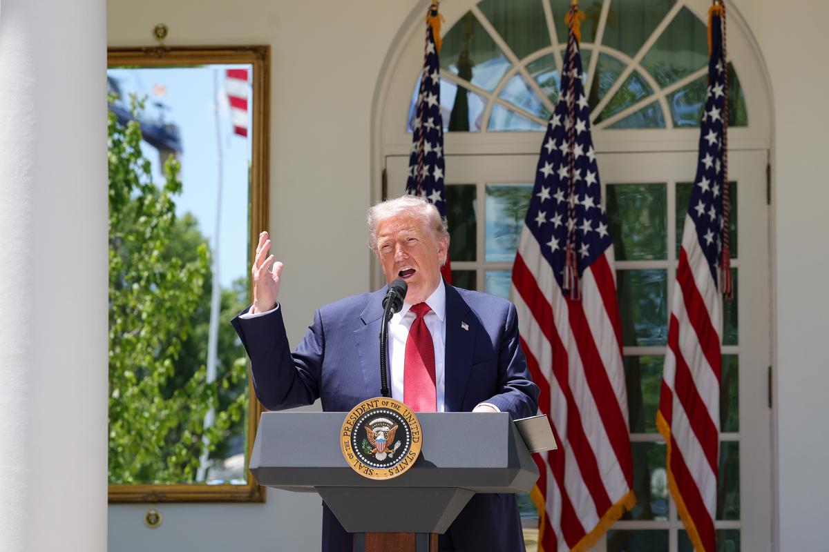 Trump Hosts Luncheon for Angel Moms, Gold Star Mothers in New Rose Garden