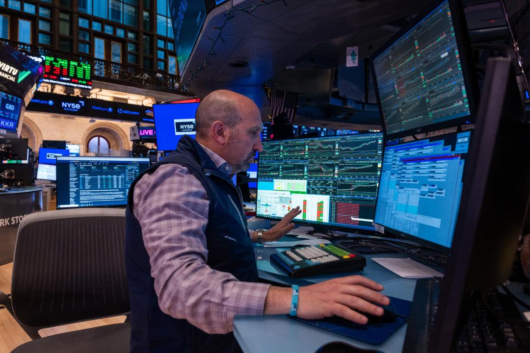 Wall Street Review: Stock Rally Broadens as S&P 500, Nasdaq Hit New Record Highs