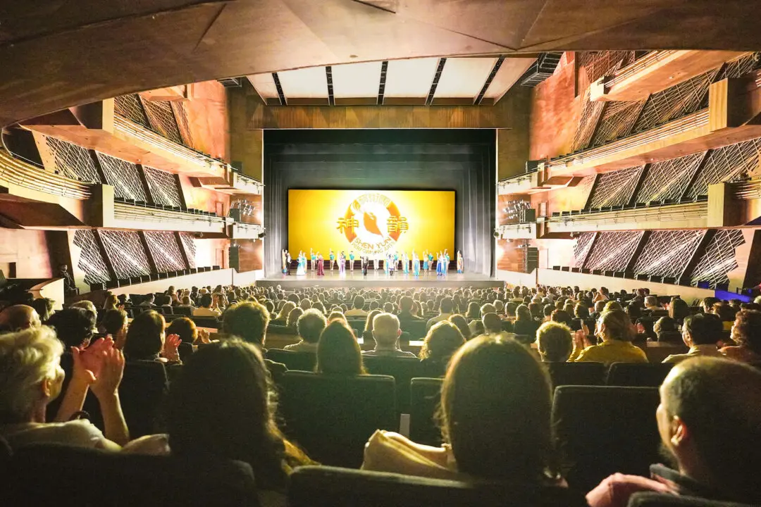 Shen Yun’s Message of Spirituality Resonates With Theatergoers in Guadalajara
