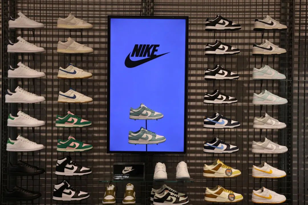Nike Sued by Consumers for Not Refunding Tariff Costs