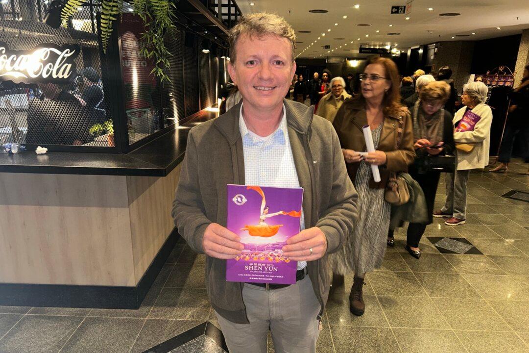 Lawyer Moved by Shen Yun: The Divine Exists Within Each of Us