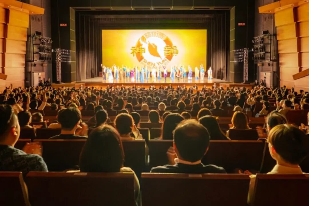 Chinese Tourist in Tokyo: Shen Yun Conveys Wisdom, Power, and Positive Energy