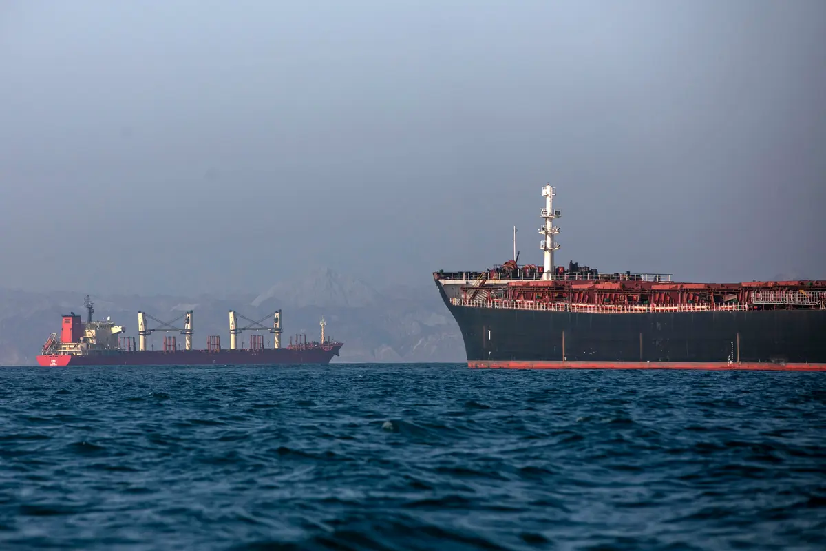 Hormuz Strait Traffic Picks Up, UN Calls for Open Access Amid US–Iran Talks