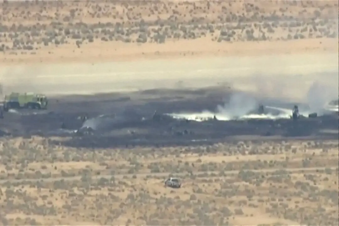 8 Dead in B-52 Bomber Crash at Edwards Air Force Base in California