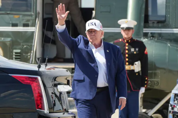 Trump to Hold Cabinet Meeting at Camp David; 41 Die as Thousands Breach Spanish Border From Morocco