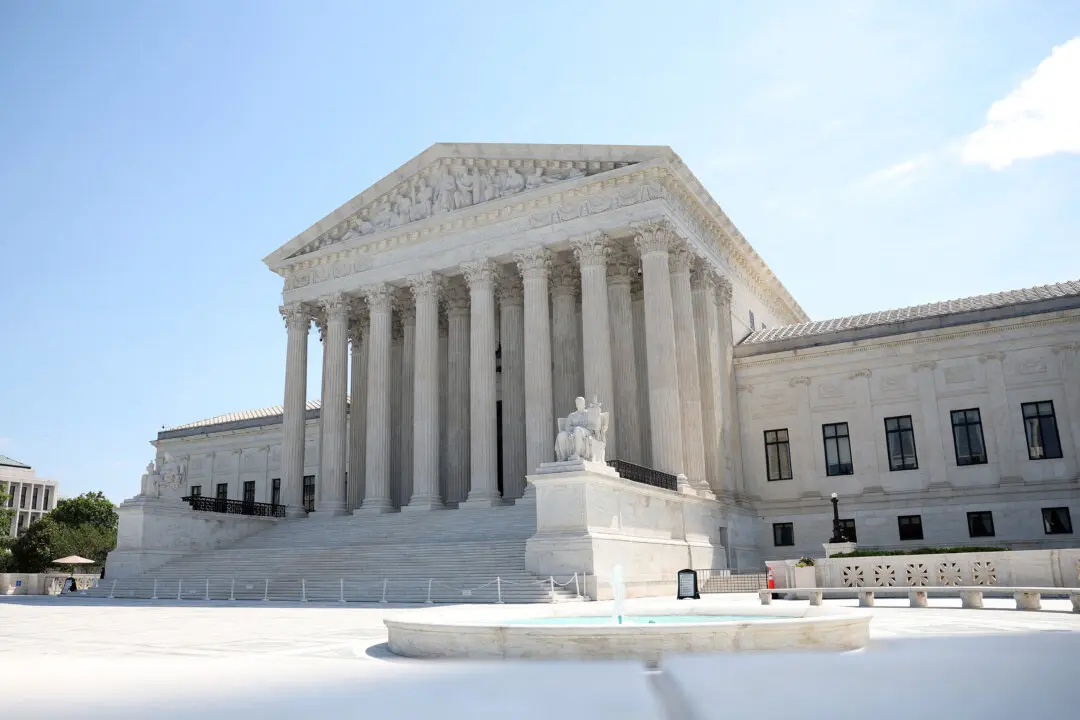 Supreme Court Expands Executive Power With Trump Cases