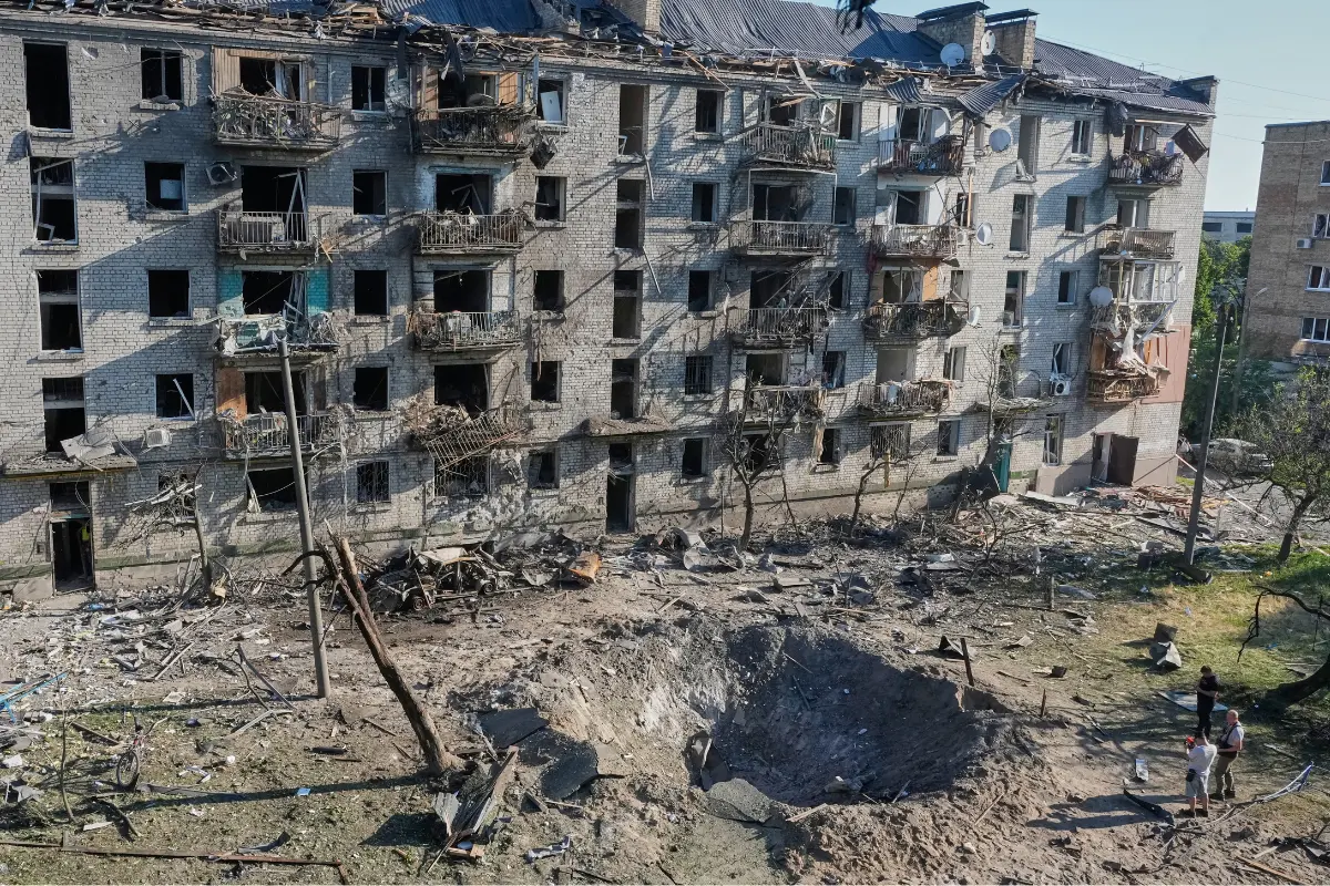 Russia Launches Major Attack on Kyiv, Killing at Least 21 People