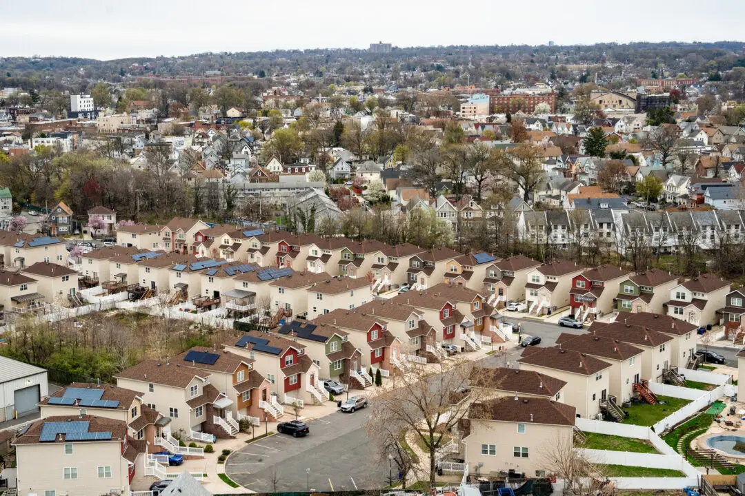 Nearly Two-Thirds of Americans Willing to Pay More for Homes in Walkable Communities: NAR