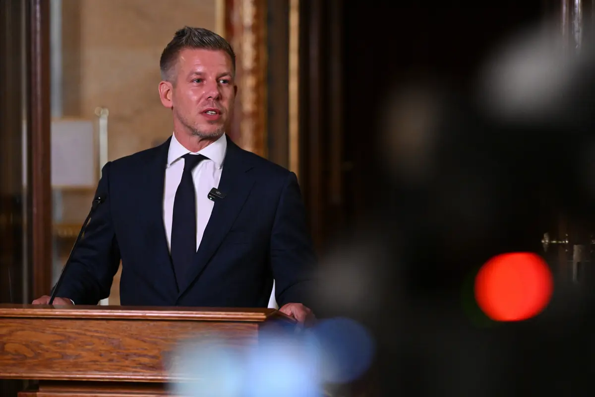 Hungary’s Parliament Passes Bill to Remove President in Purge of Orban Power Base