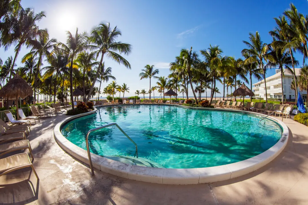 9 Ways to Save on Your Luxury Trip