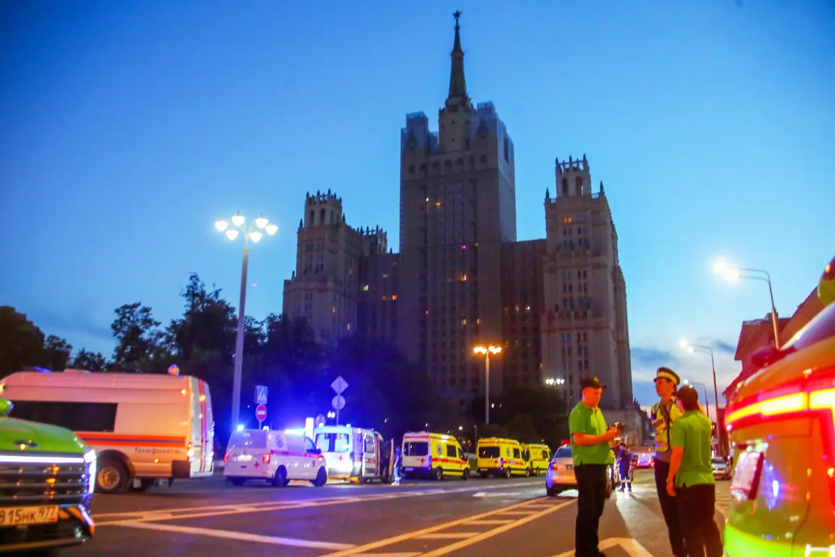 3 Killed, 21 Injured in Blast Near Moscow Cafe, Authorities Say