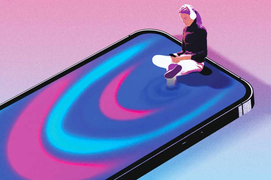 Long-Term Instagram Use Linked to a Weaker Sense of Self, Study Shows