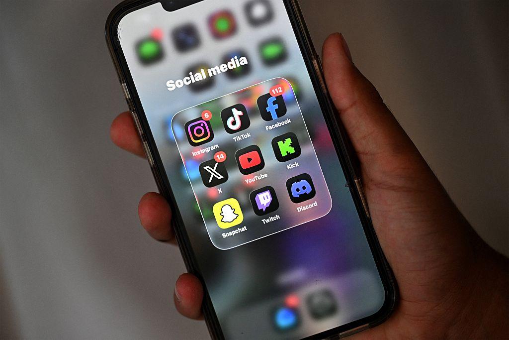 Australia ‘Doubles Down’ on Under-16 Social Media Ban, Doubles Fines to $99 Million