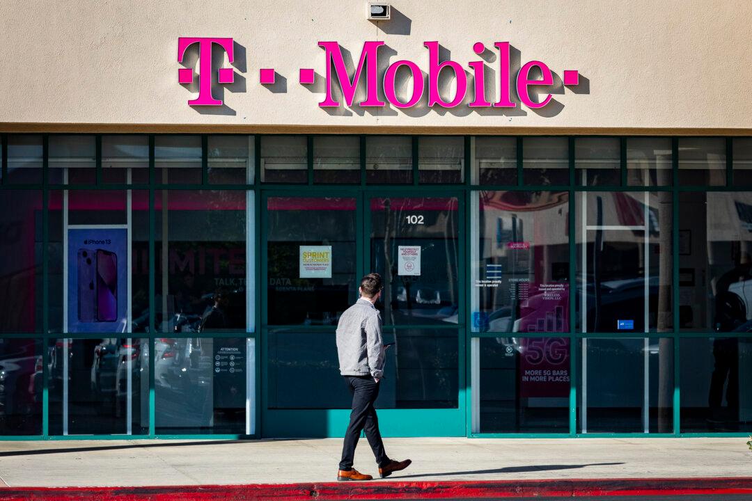 T-Mobile, Starlink Join Forces to Launch SuperBroadband Enterprise Service