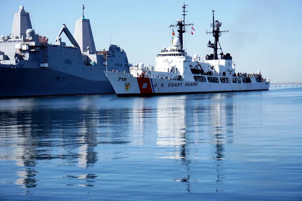 Coast Guard Apprehends 35 Suspected Illegal Immigrants, 3 Smugglers Near San Diego