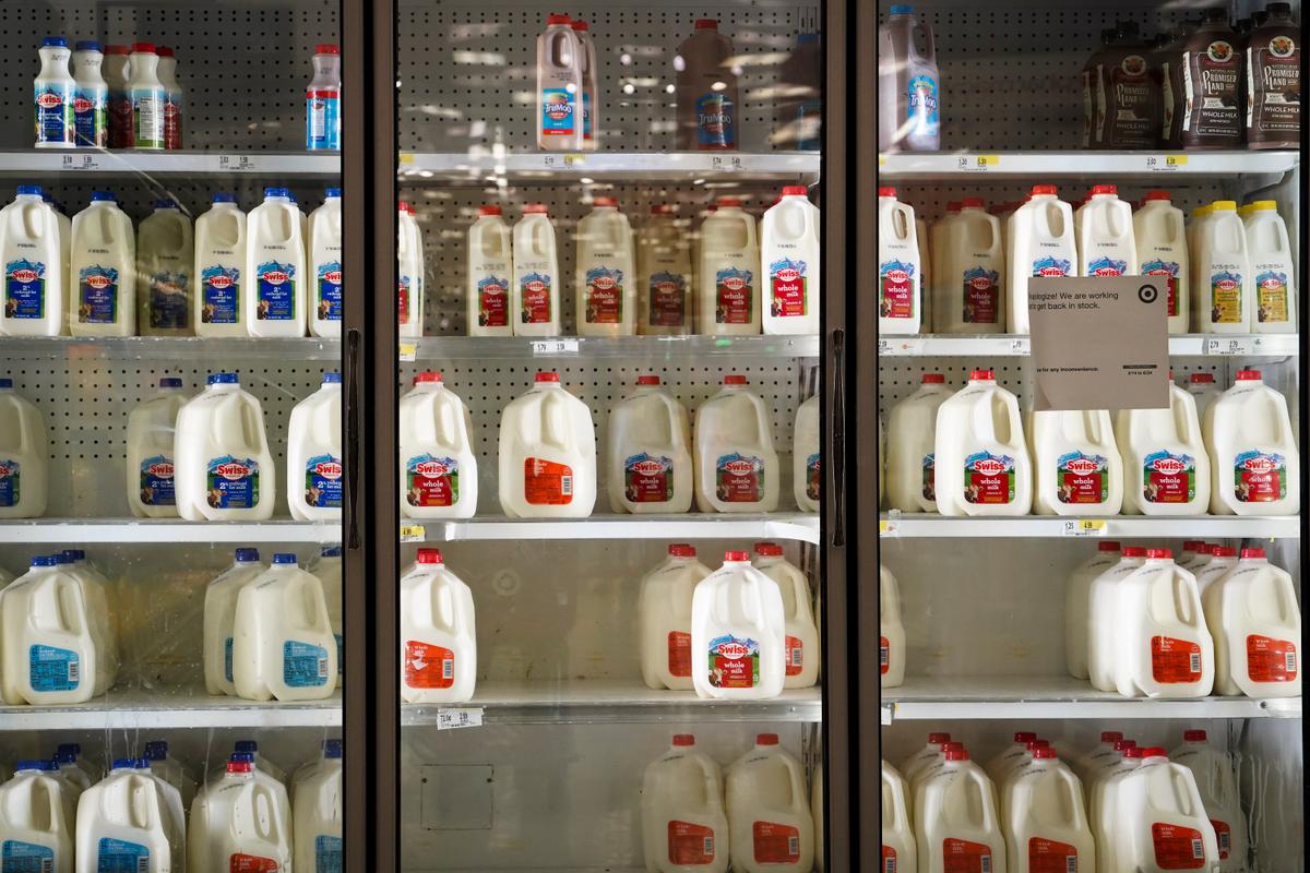 House Passes Bill to Restore Whole Milk to National School Lunch Program thumbnail