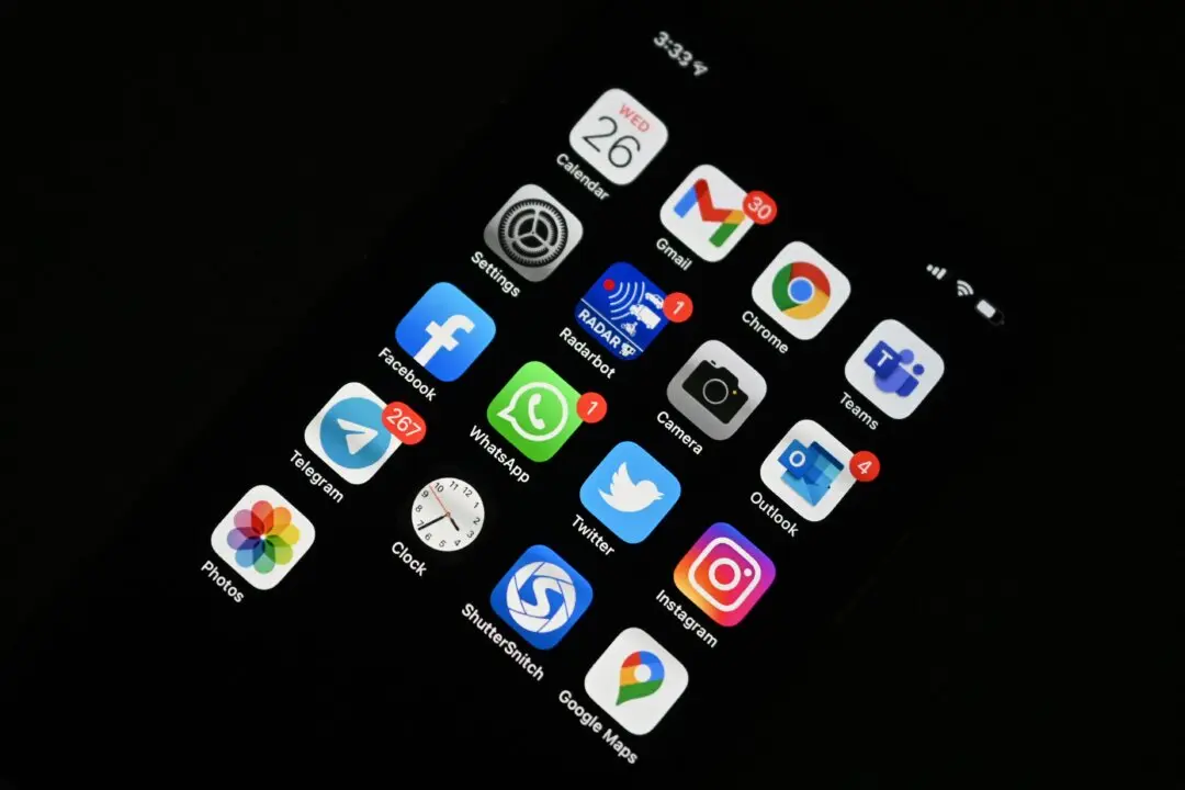 Cyber Actors Linked to Russia Targeting Users of Messaging Apps, FBI Says