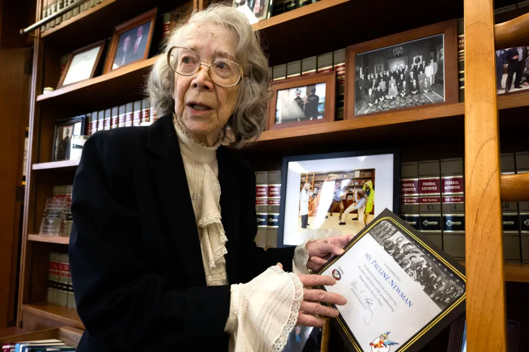 Supreme Court Rejects Bid by Appeals Judge, 98, to Be Reinstated