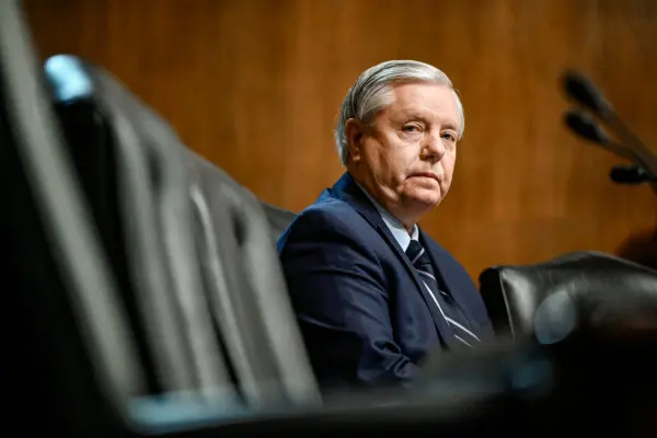 World Leaders Pay Tribute to Sen. Lindsey Graham; Trump to Meet With Zelenskyy, Netanyahu