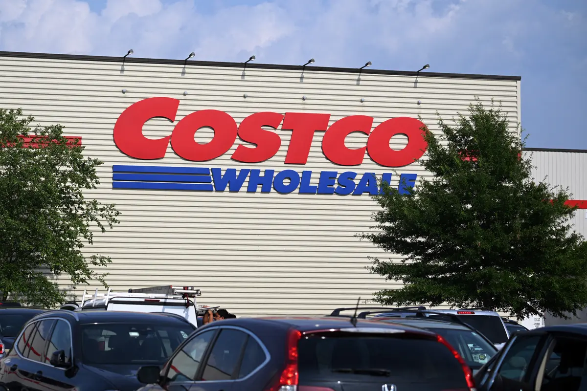 Costco Sues for Refunds Before Supreme Court Rules on Tariff Legality thumbnail