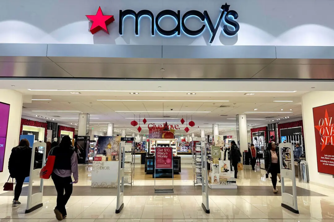 Macy’s Lifts Full-Year Outlook as Luxury Banners Drive Strong First Quarter