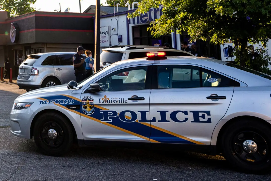 Judge Scraps Federal Police Reform Agreement for Louisville