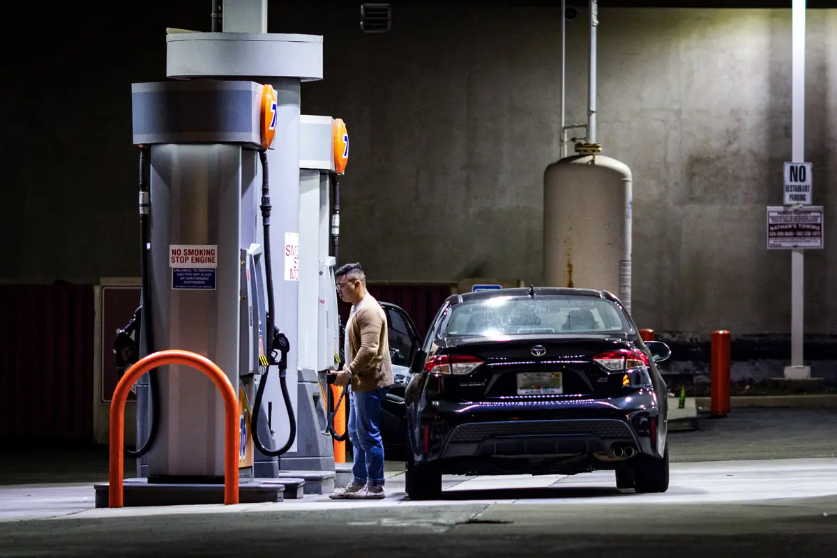 US Gas Prices Fall for 8 Straight Days