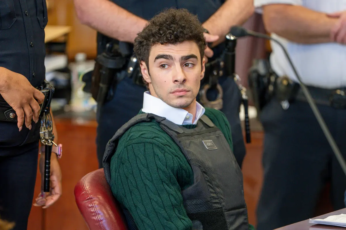 Judge Rules Out Death Penalty in Federal Case Against Luigi Mangione