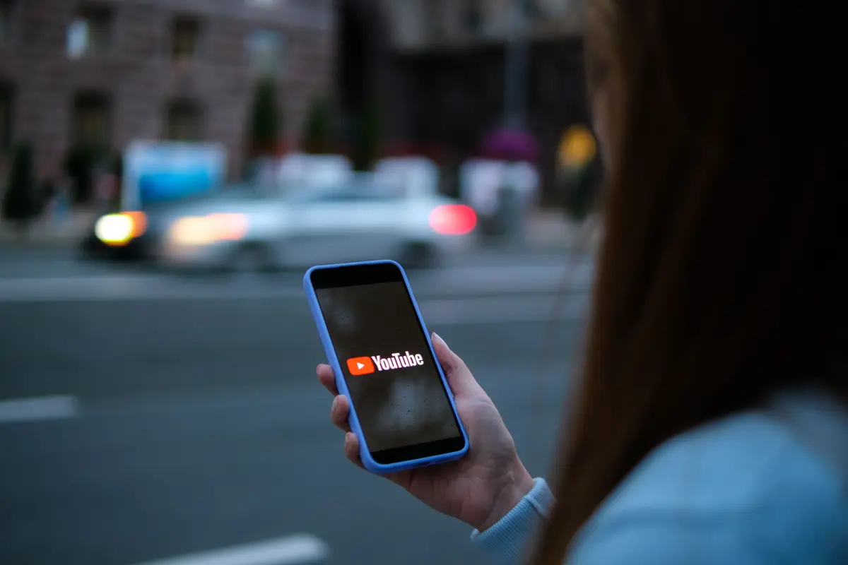 YouTube’s Top Engineer Says App Not Designed to Encourage Binge Watching, Addiction