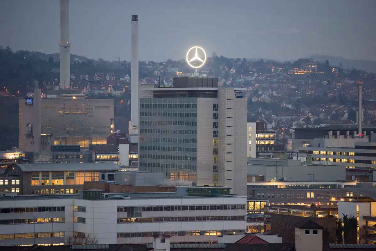 Mercedes-Benz Reaches $150 Million Settlement With US States Over Diesel Emissions thumbnail