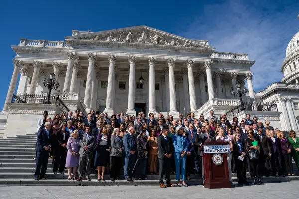 LIVE NOW: House Democrats Hold Press Conference on the Dignity for Detained Immigrants Act