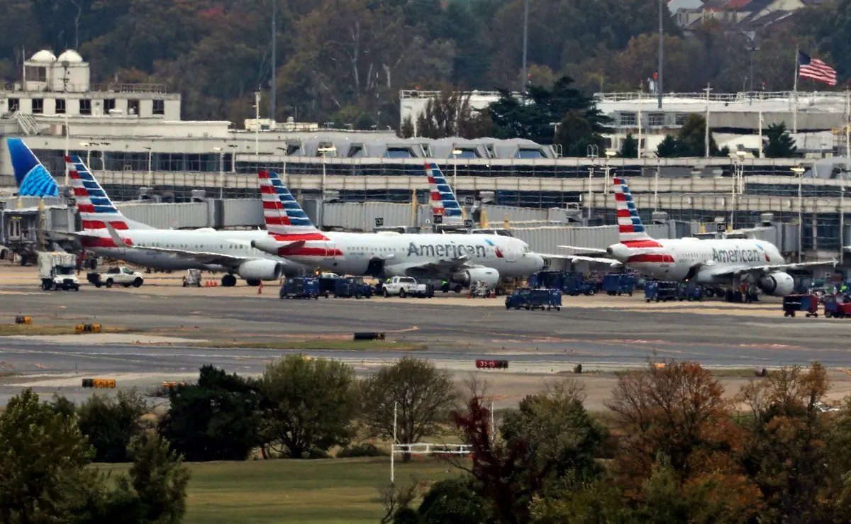 Flight Delays Escalate at Major US Airports Amid Air Traffic Controller Shortages thumbnail