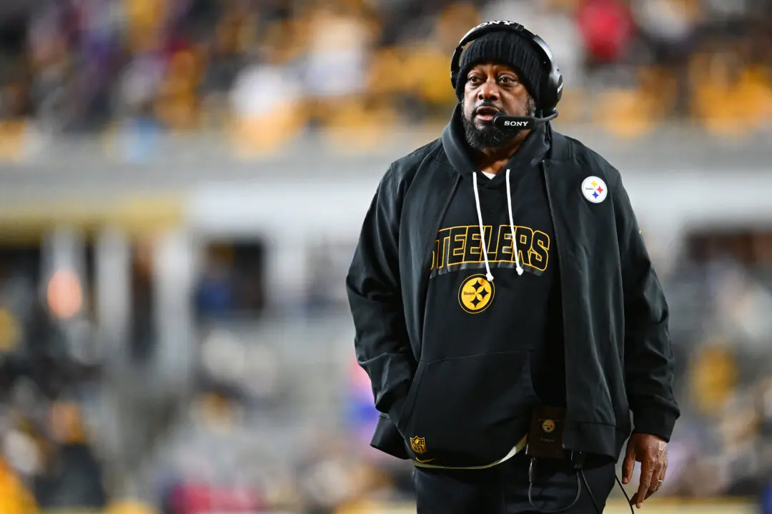 Steelers Coach Mike Tomlin Responds to Pittsburgh Chants of ‘Fire Tomlin’ During Loss to Bills