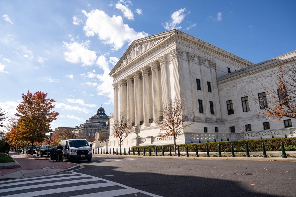 5 Takeaways From Supreme Court Hearing on Trump’s FTC Member Firing thumbnail