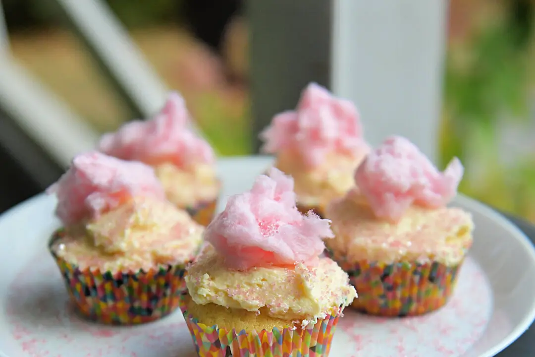 Taylor Swift-Inspired ‘Lover’ Cupcakes Help Shake Off Sugary Cravings