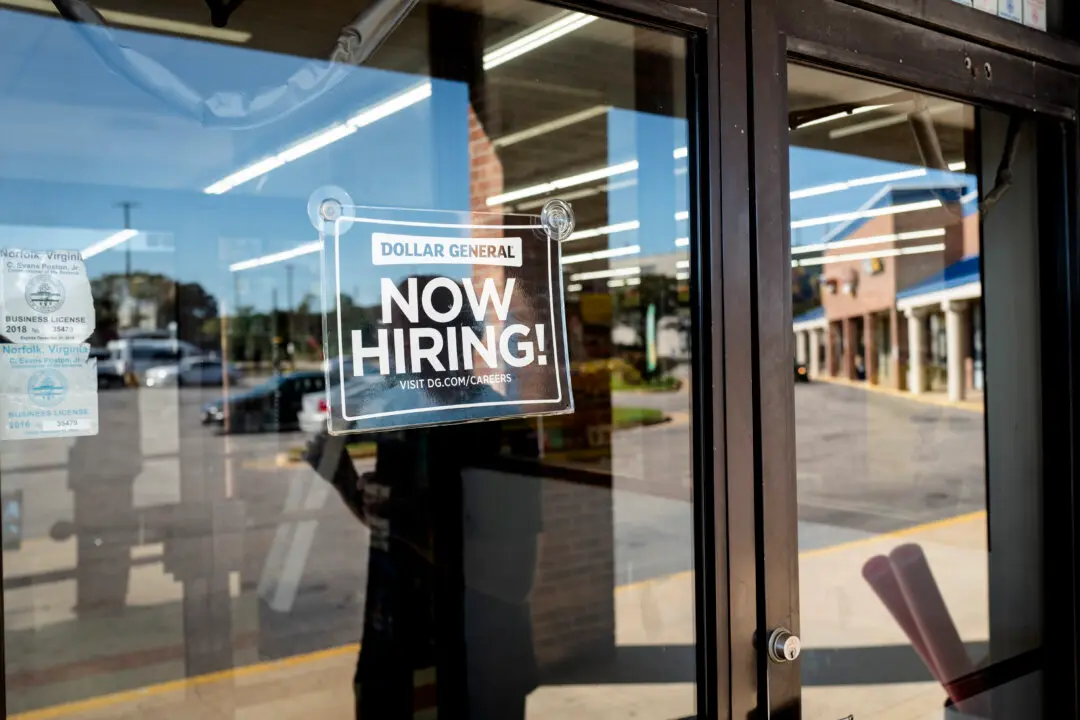 Jobless Claims Below Estimates, Layoffs Lowest Since July 2024