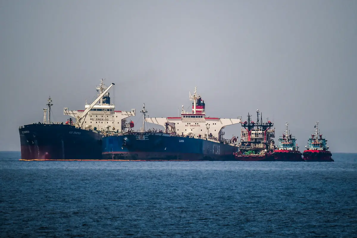 US Treasury Issues 30-Day License to Allow Sale of Russian Oil Stranded at Sea